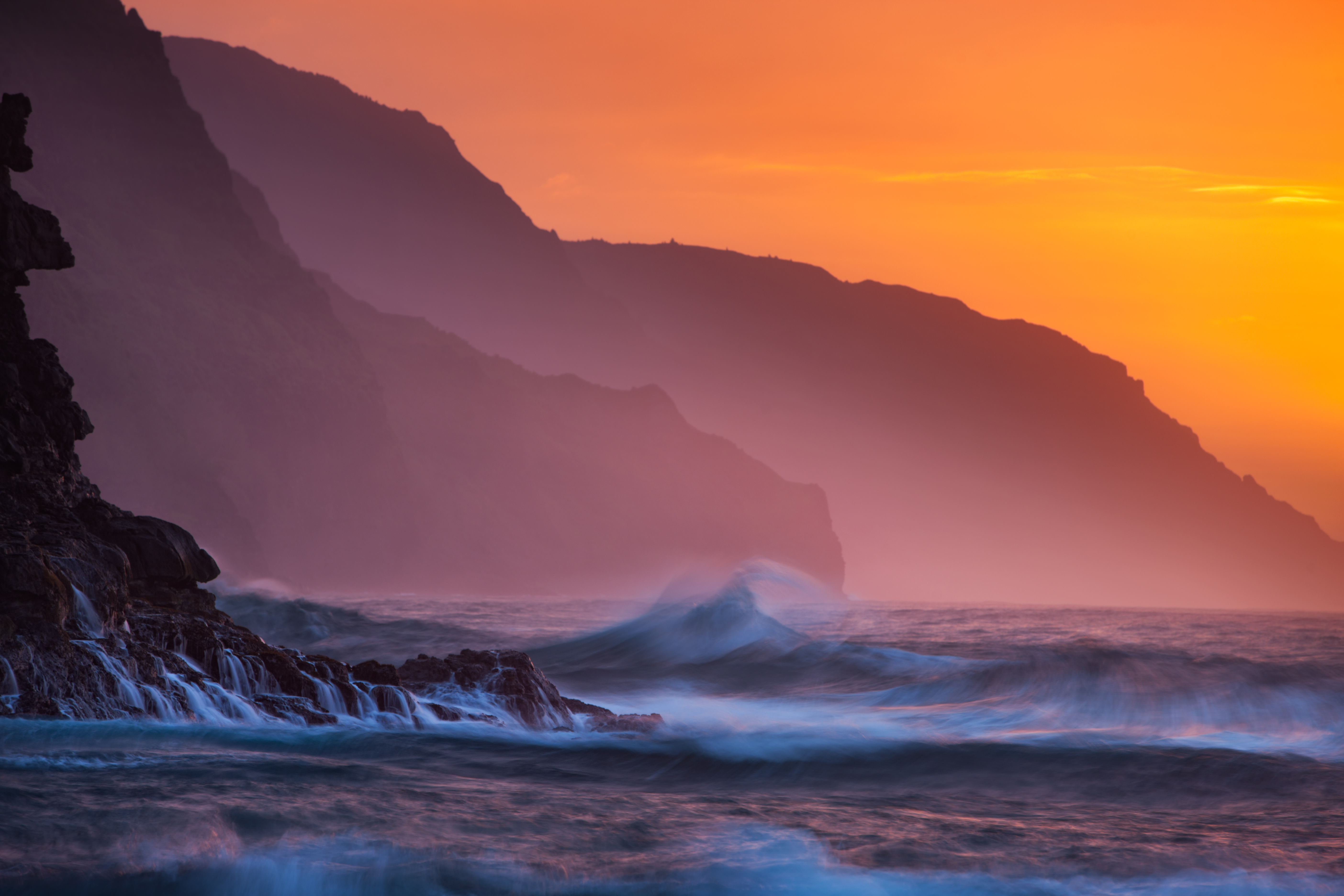 Na Pali Coast sunset, Kauai, Hawaii.